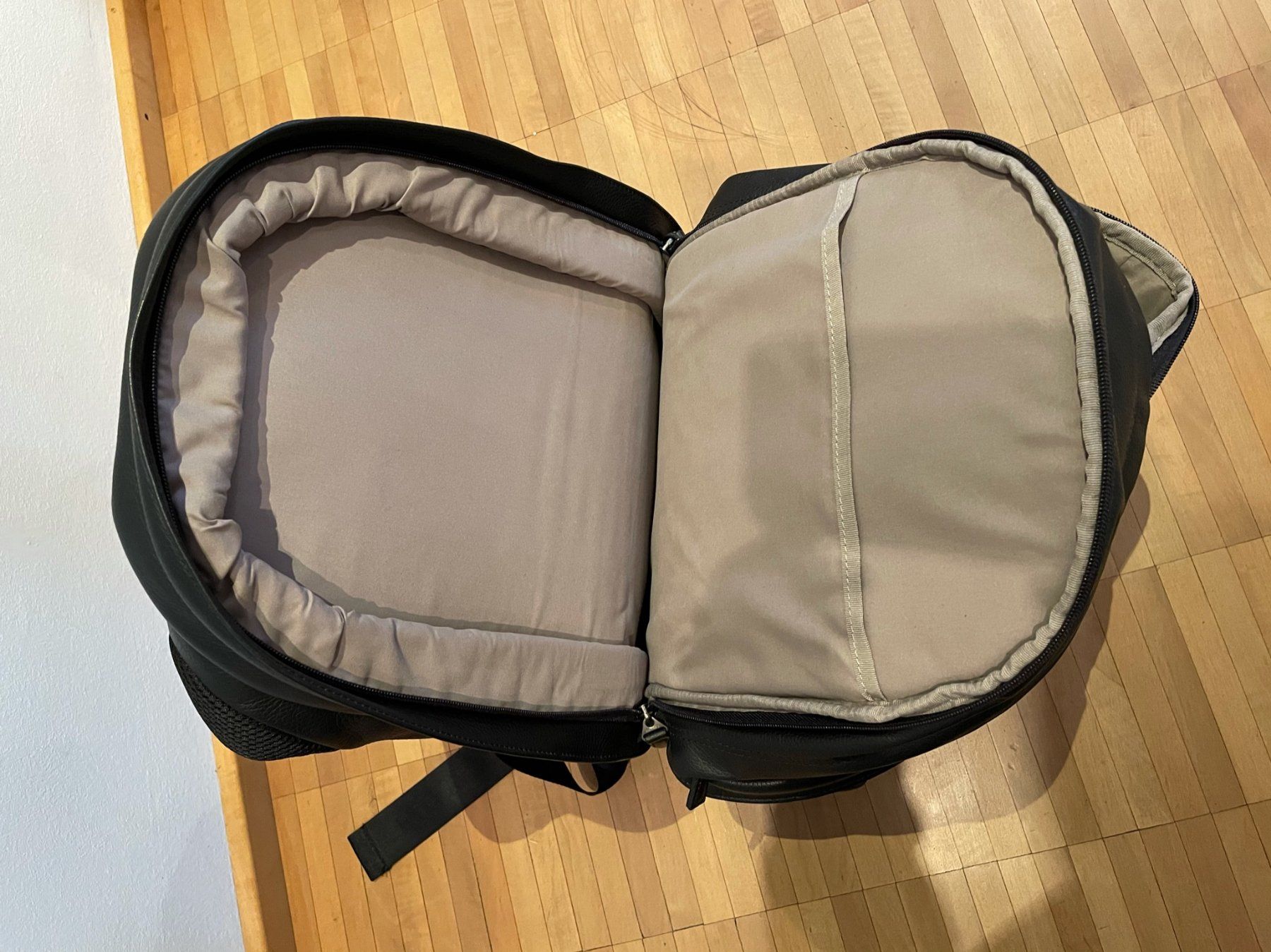 Rucksäcke: Delsey Corium Digital SLR  & Computer Leder Rucksack – Gebraucht aus Kilchberg ZH von HomeZH 4