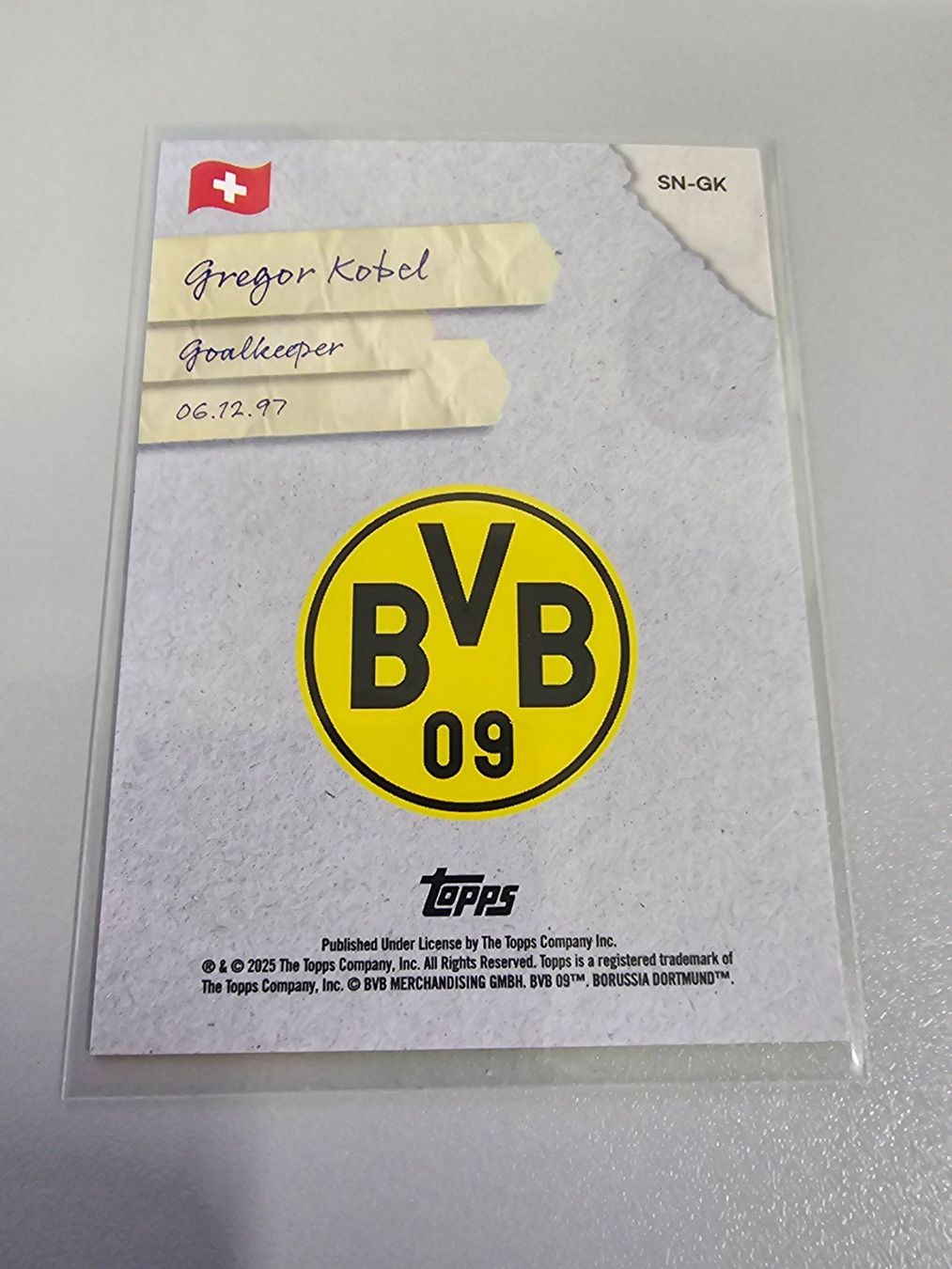 Topps Sammelbilder & Trading cards: 25-26 Topps Focus/25 (09/25) Gregor Kobel BVB/Dortmund – Gebraucht aus Arth von Web_air1 1