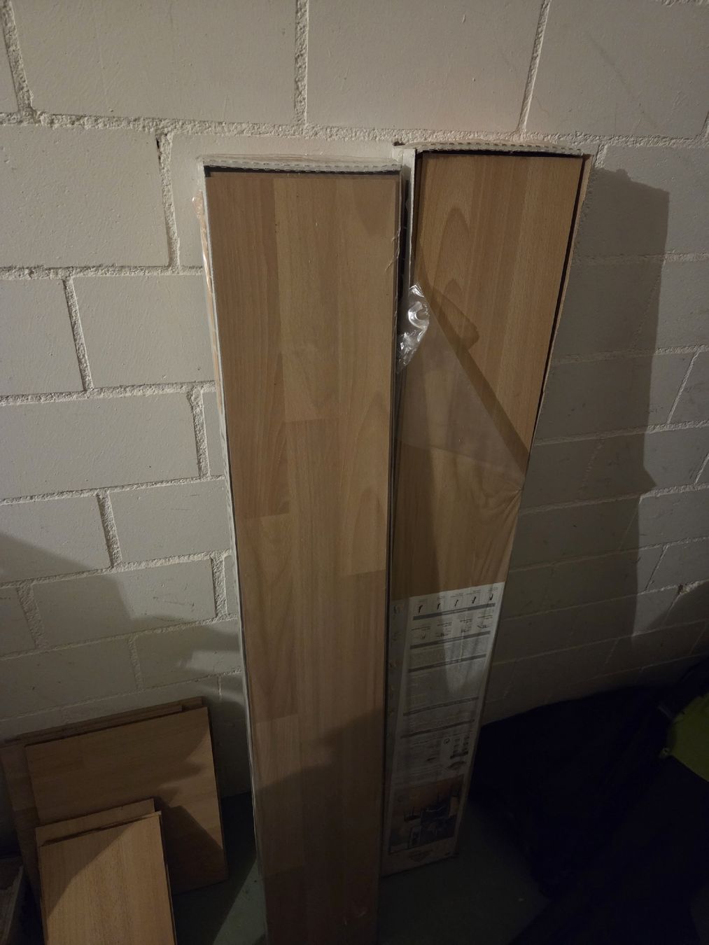 Articoli in legno: 2 Pack Laminat und ein paar Reste – Nuovo (secondo la descrizione) da Lostorf venduto da _Venus_