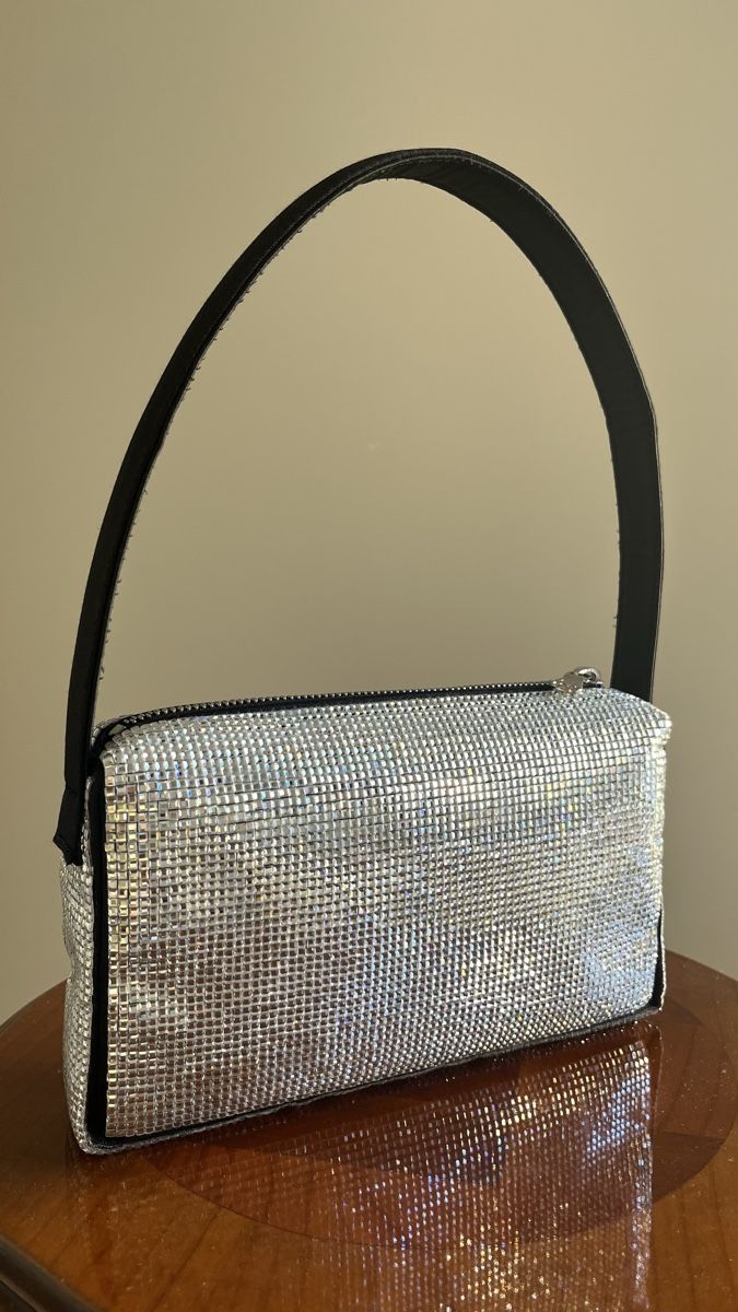 Arket Borse da donna: Borsa ARKET a spalla argentata con strass nuova – Nuovo (secondo la descrizione) da Lugano venduto da yul_fhg2 2