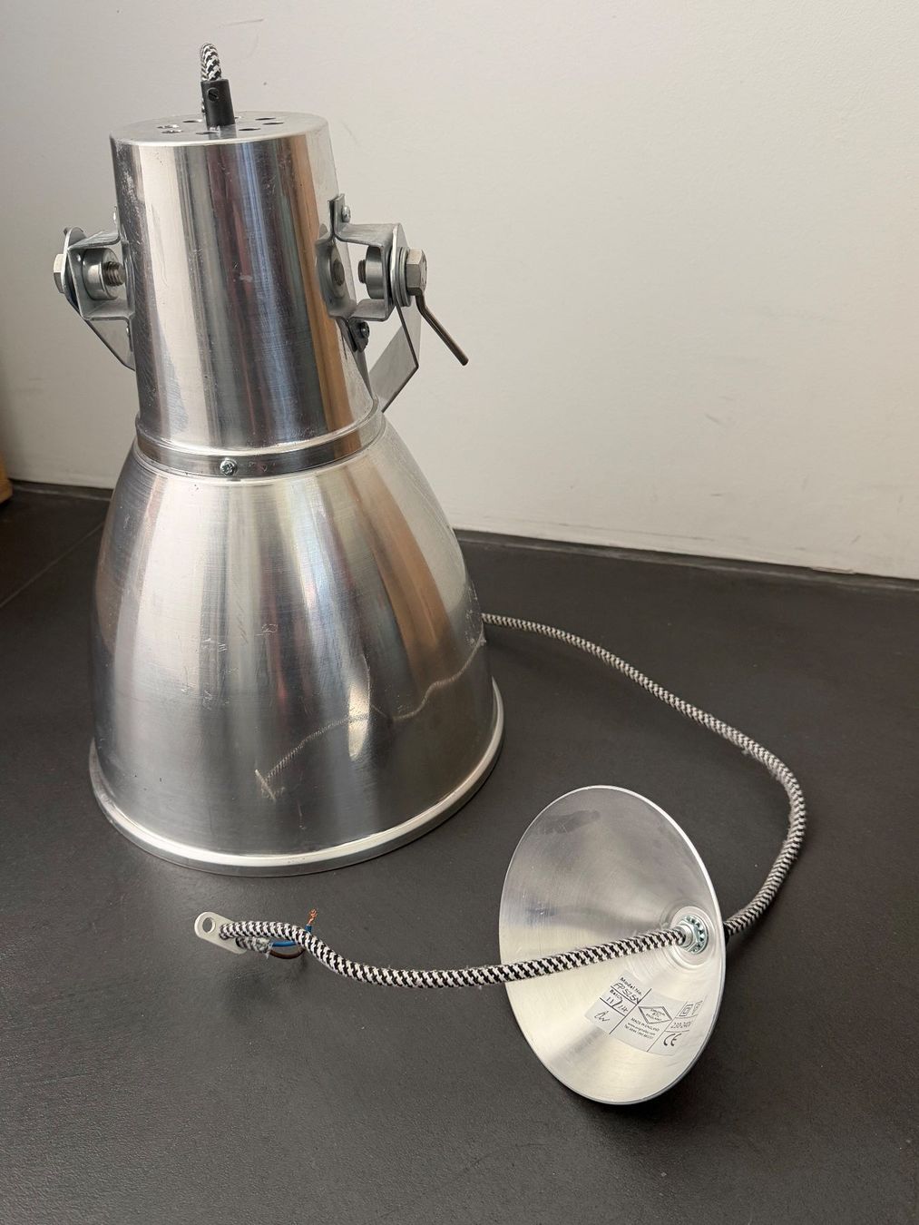 Lampadari & plafoniere: Designlampe BTC Stirrup 3 Bracket Pendant Light – Usato da Winterthur venduto da lillefjer