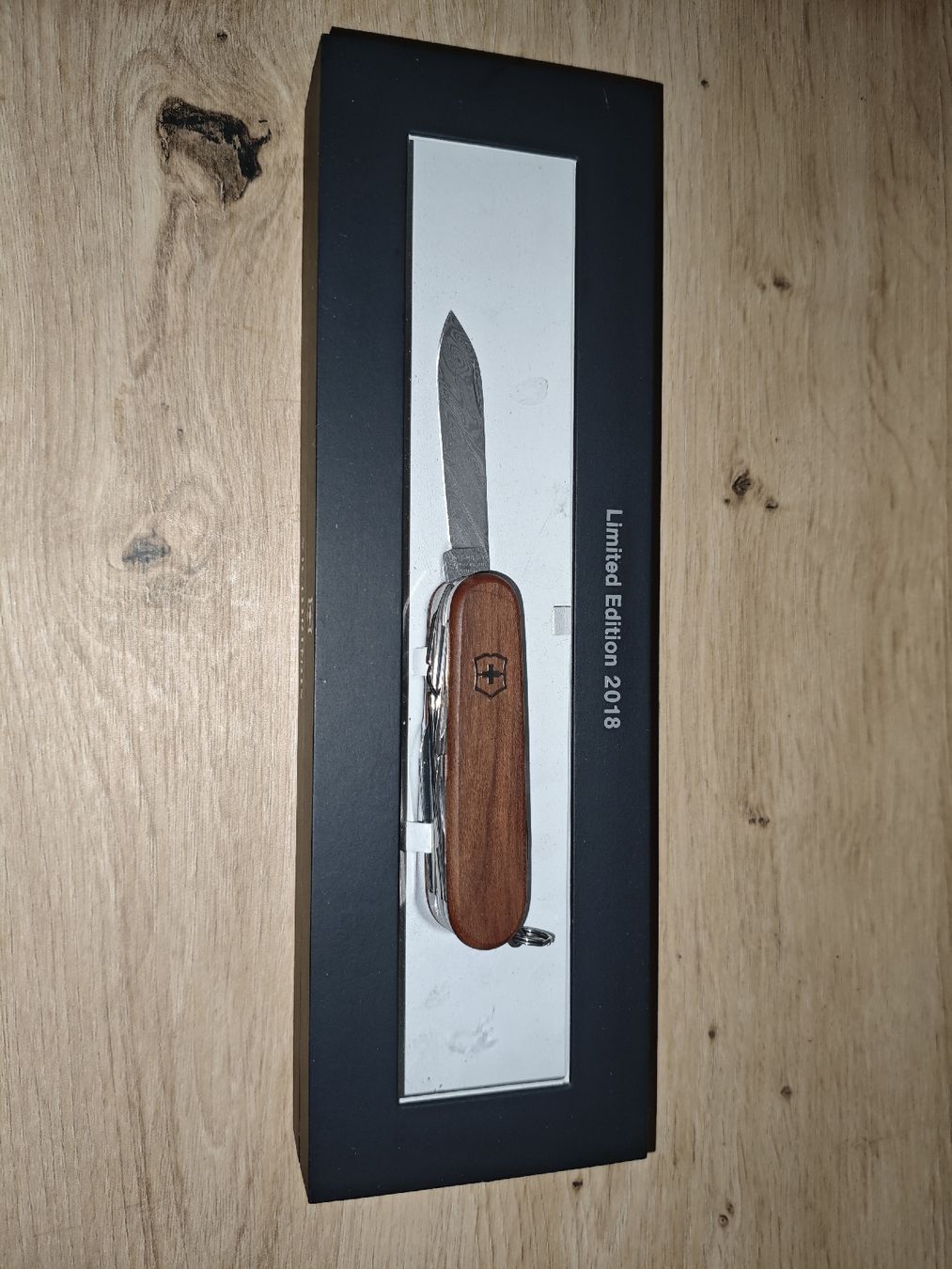 Victorinox Accessori: Victorinox Damast Limited Edition 2018 – Nuovo e nell'imballaggio originale da Develier venduto da Ant_ckl5