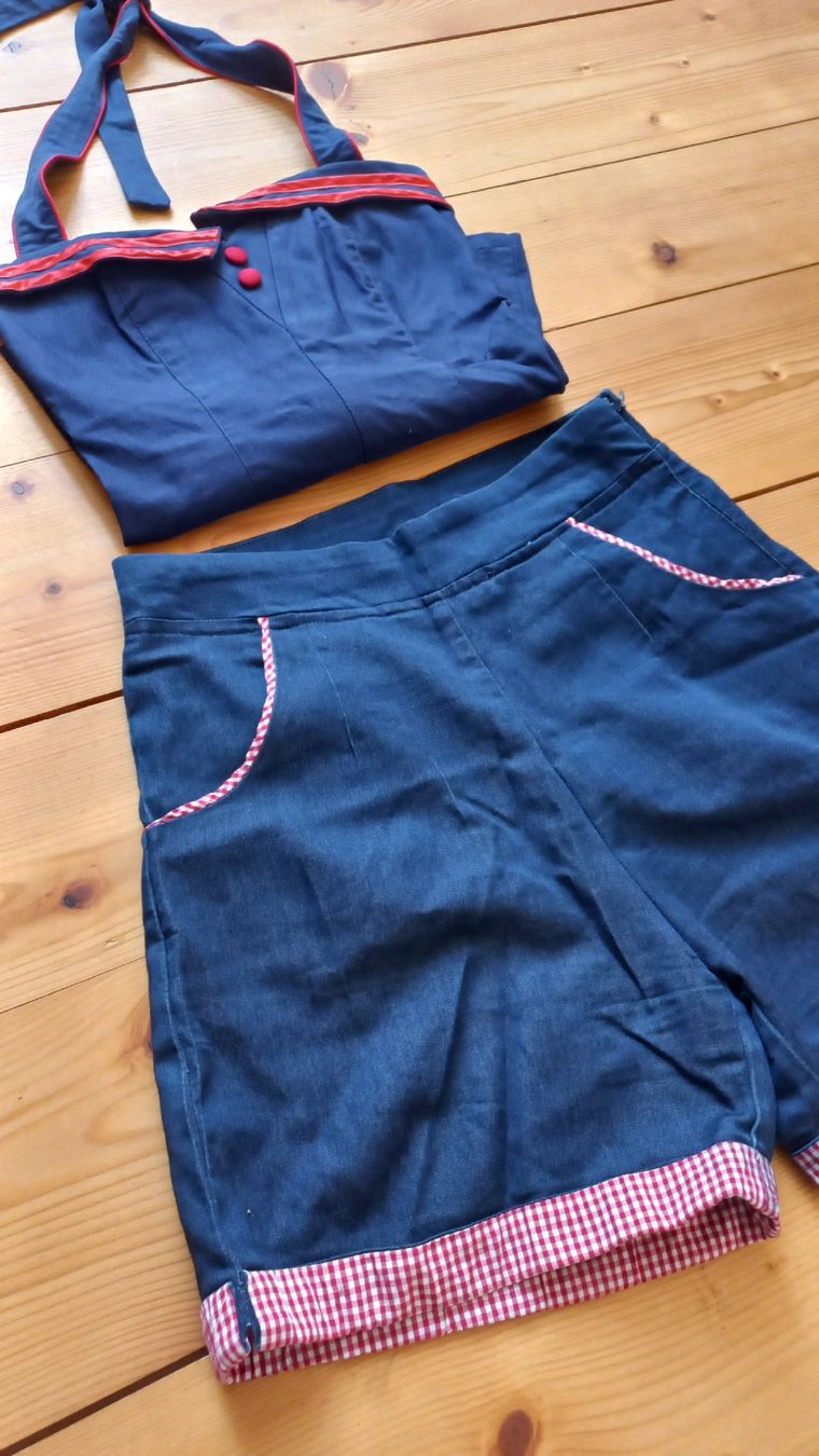 Lotti di vestiti: rockabilly top und shorts (S) – Usato da Buus venduto da ZinaidaR