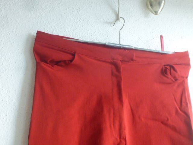 Pantaloni: Hose rot Gr. 44, Vögele, – Usato da Hinwil venduto da Glasperlen 1