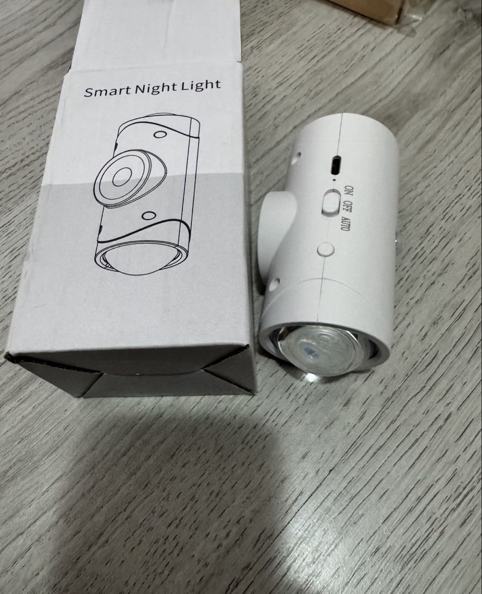 Lampes: Smart Night Light neuwertig – Neuf avec emballage d'origine à Flamatt par ard_9ctk