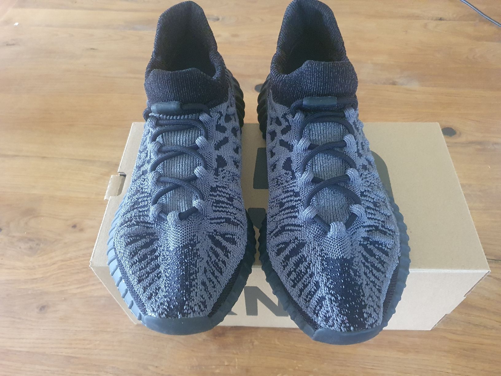 Adidas Scarpe da uomo: YEEZY 350 V2 COMPACT – Nuovo (secondo la descrizione) da Fribourg venduto da Air_i7891 3