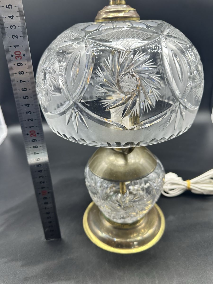 Lampade: Vintage Large Cut Crystal Boudoir Table Lamp – Usato da Villmergen venduto da JacRon 1