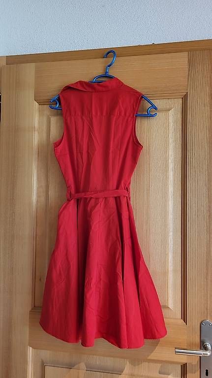 Vestiti: Rotes Ärmelloses Hemdblusenkleid mit Gürtel – Usato da Muolen venduto da Simi897 1