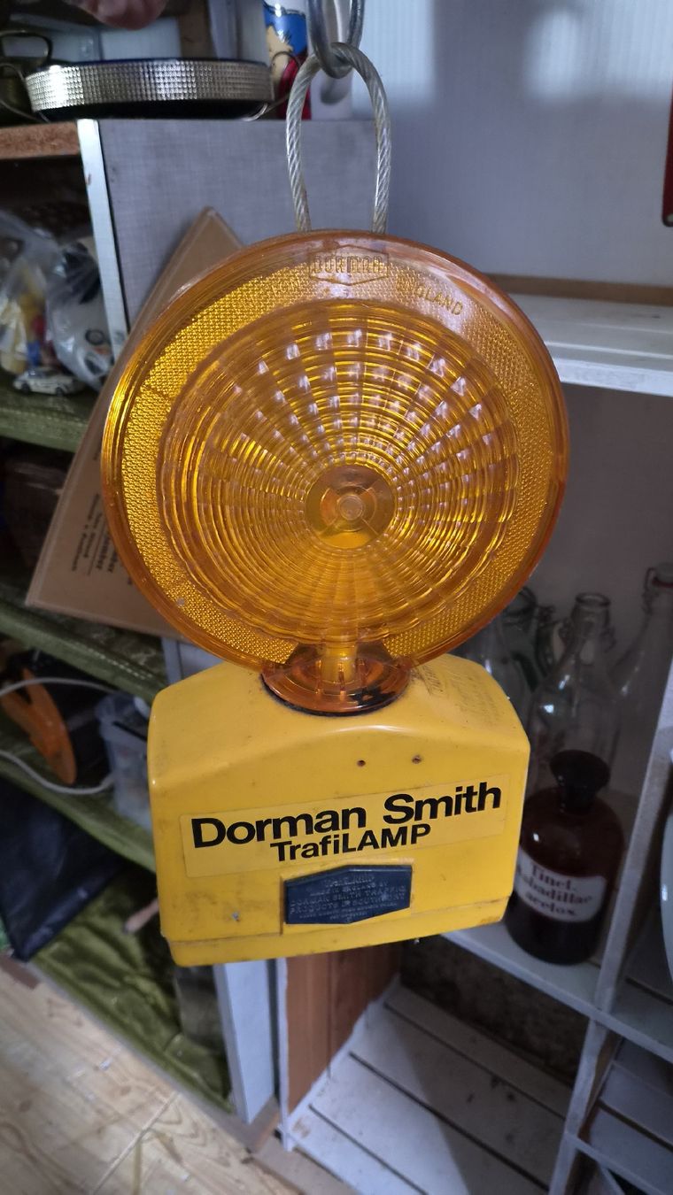 Lampade: Warnleuchte Dorman Smith TrafiLAMP gelb England  – Usato da Kölliken venduto da MissesBossTop1