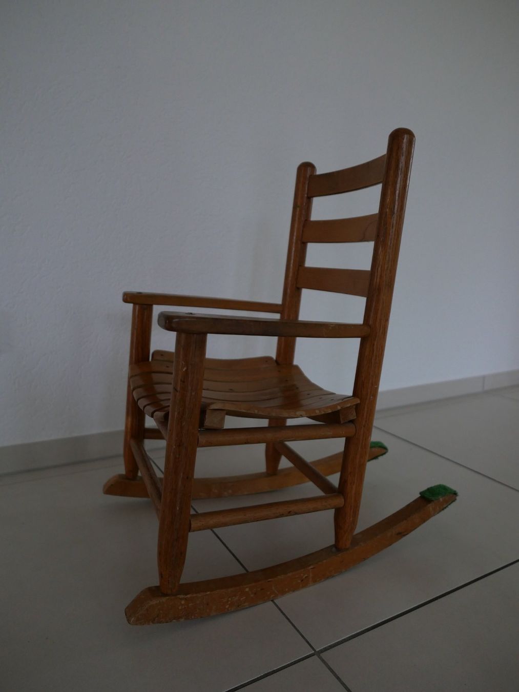 Sedie: Kinderschaukelstuhl – Usato da Grenchen venduto da jsk_5mds 1