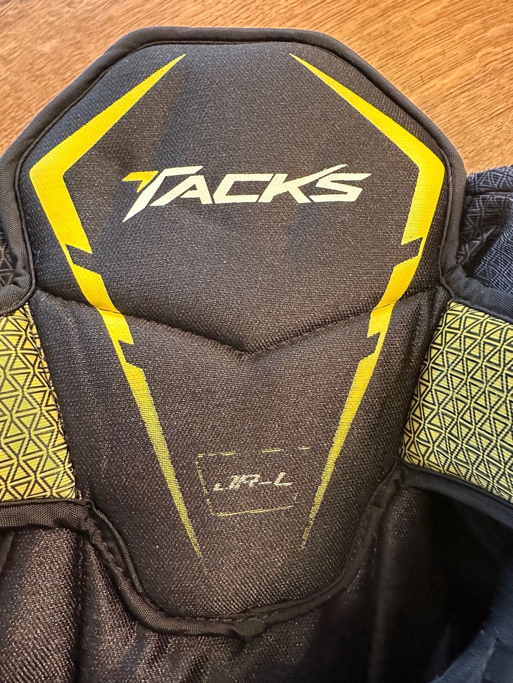 Ccm Protezioni & Imbottiture: CCM Tacks Eishockeyhose Junior Small – Usato da Mauren venduto da SB1606 3