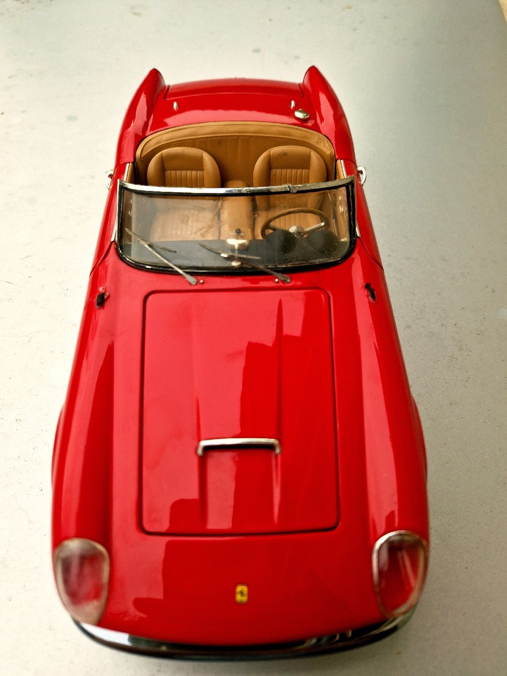 Hot Wheels Modellini d'auto: Ferrari 250 California Spider 1 18 – Usato da Undervelier venduto da Tufitufi7 7