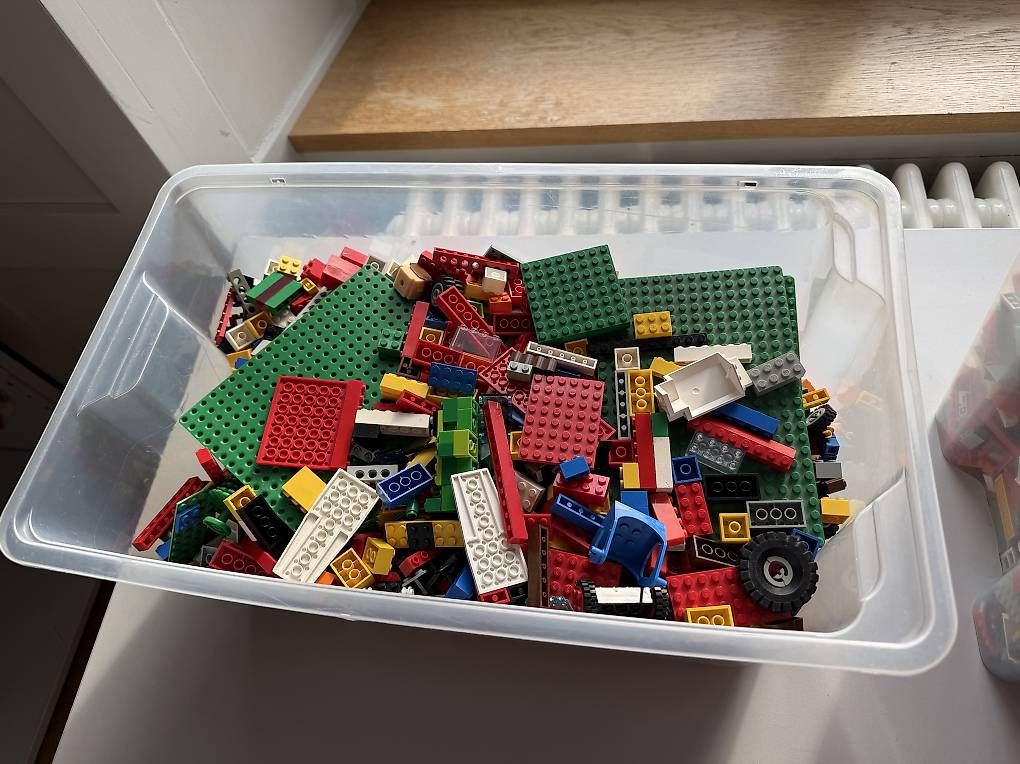 Spielzeuge: Lego XXL-Kisten – Gebraucht aus Oberwil b. Zug von Pusska 1