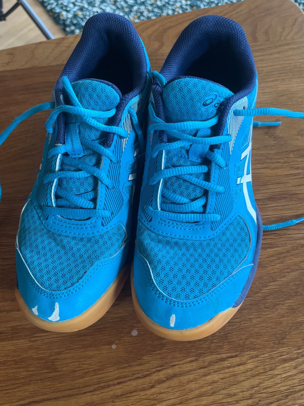 Asics Chaussures garçon: Hallenturnschuhe Asics – D'occasion à Liestal par DanielleFasel