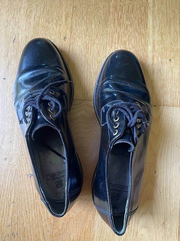 Navyboot Damenschuhe: Navyboot Schnürschuhe Grösse 39 – Gebraucht aus Zürich von nanniba