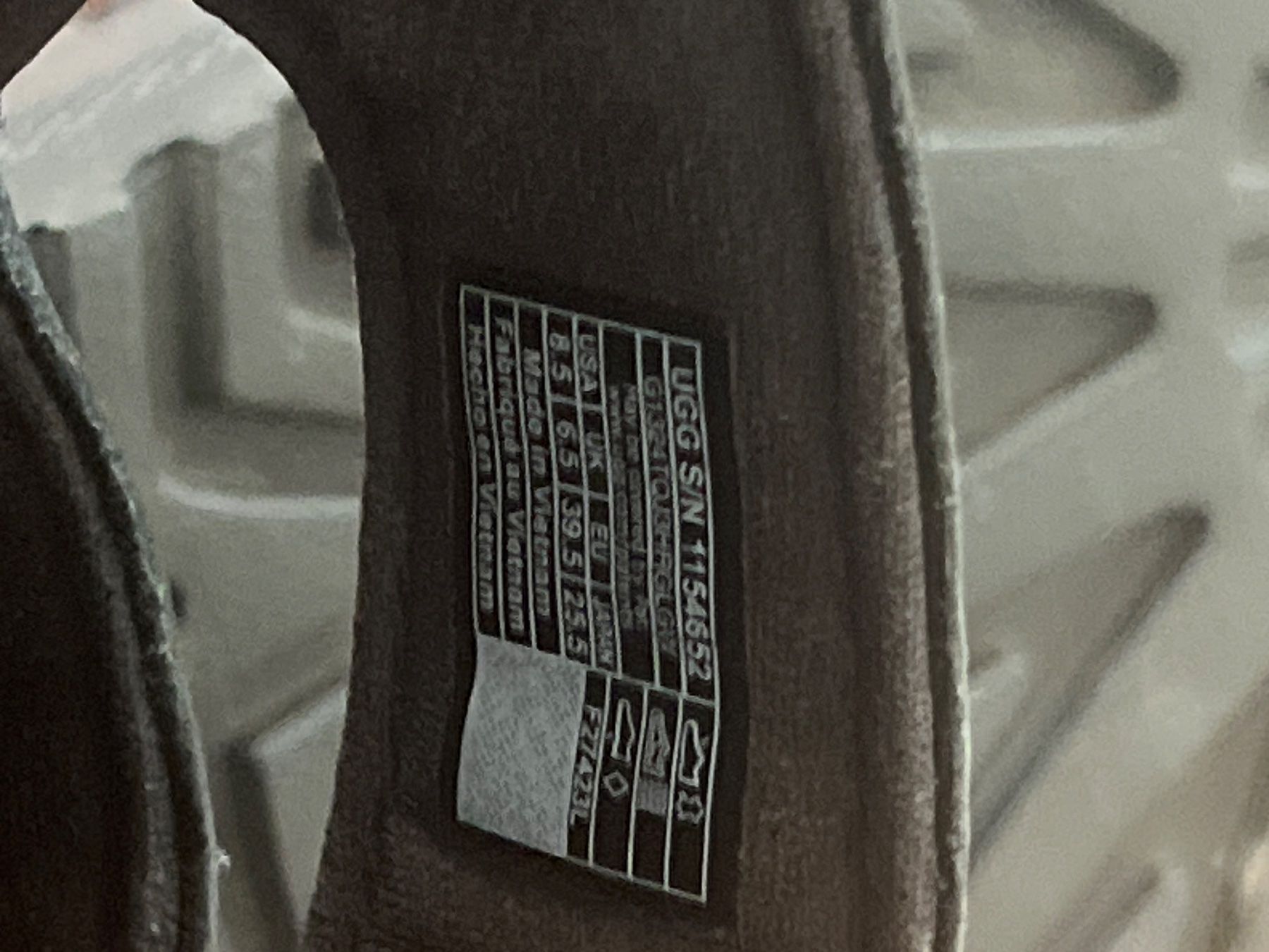 Ugg Damenschuhe: UGG 39.5 – Gebraucht aus Frauenfeld von Lollipop77 3