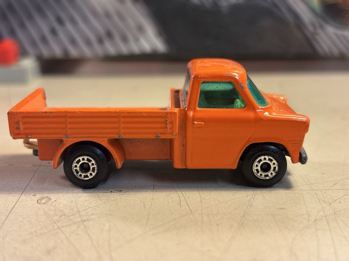 Matchbox Modellini d'auto: Matchbox Ford Transit – Usato da Möriken AG venduto da Classics16 4