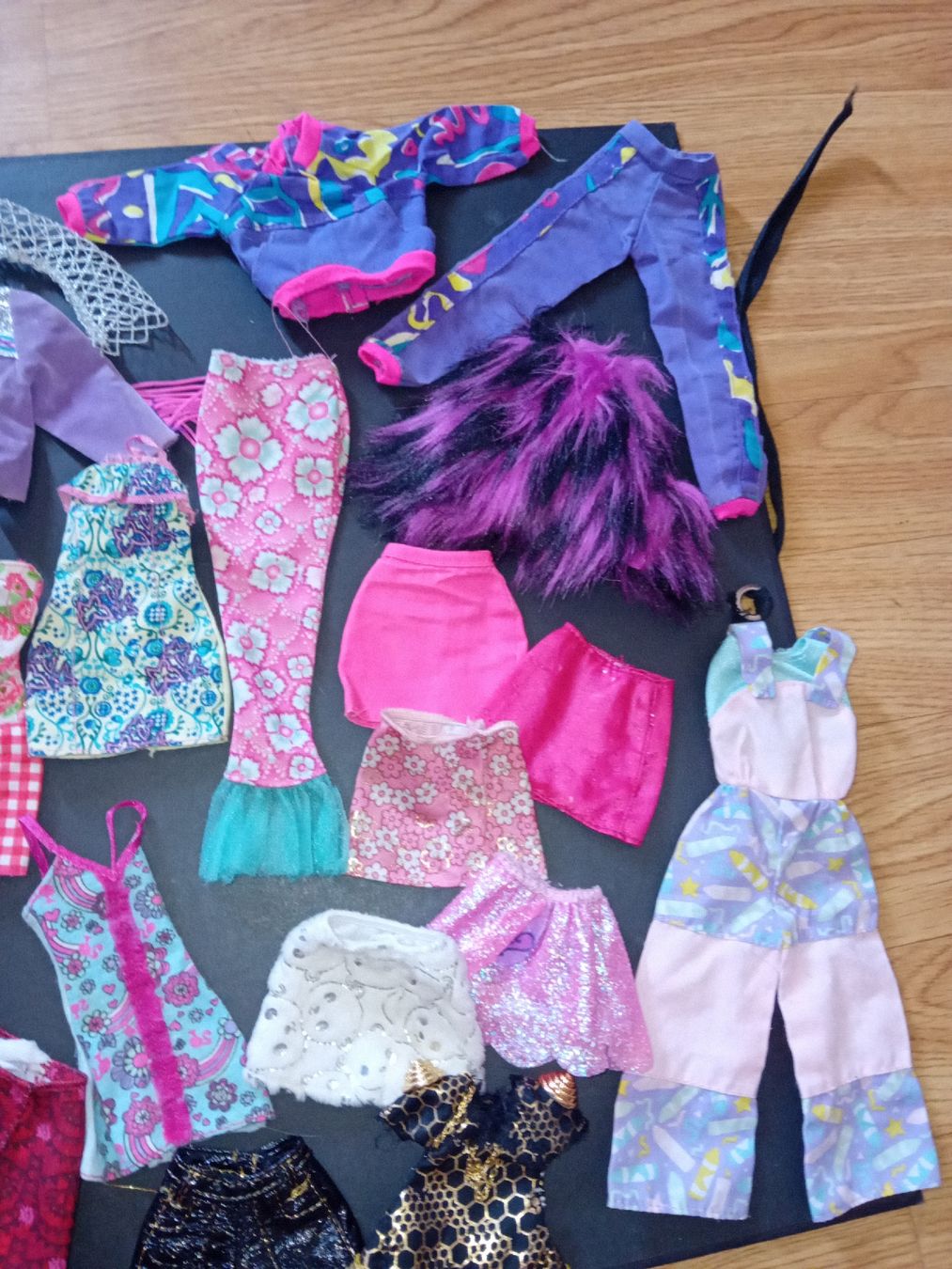 Puppen: lotto abiti Barbie e Ken 27 pezzi – Gebraucht aus Biasca von Old_6blh 3