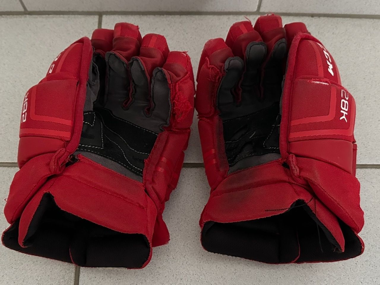 Ccm Kinderhandschuhe: CCM 28K Eishockey Handschuhe (Junior) – Gebraucht aus Moosseedorf von freezi64 1