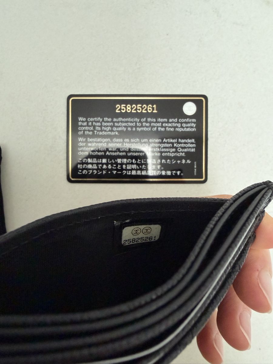Chanel Portamonete: Chanel Boy cardholder  – Nuovo e nell'imballaggio originale da Vacallo venduto da kellyyy 3
