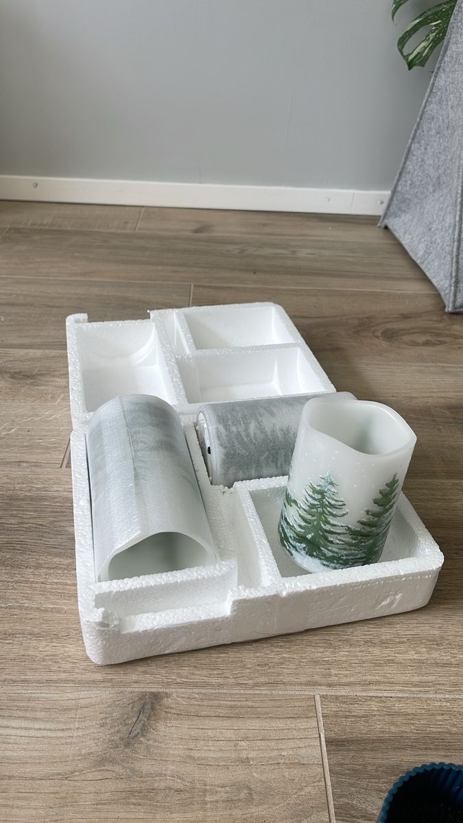 Toutes les décorations: 3 Kerzen mit Baumdesign neuwertig – Neuf (Voir description) à Wallisellen par vivka