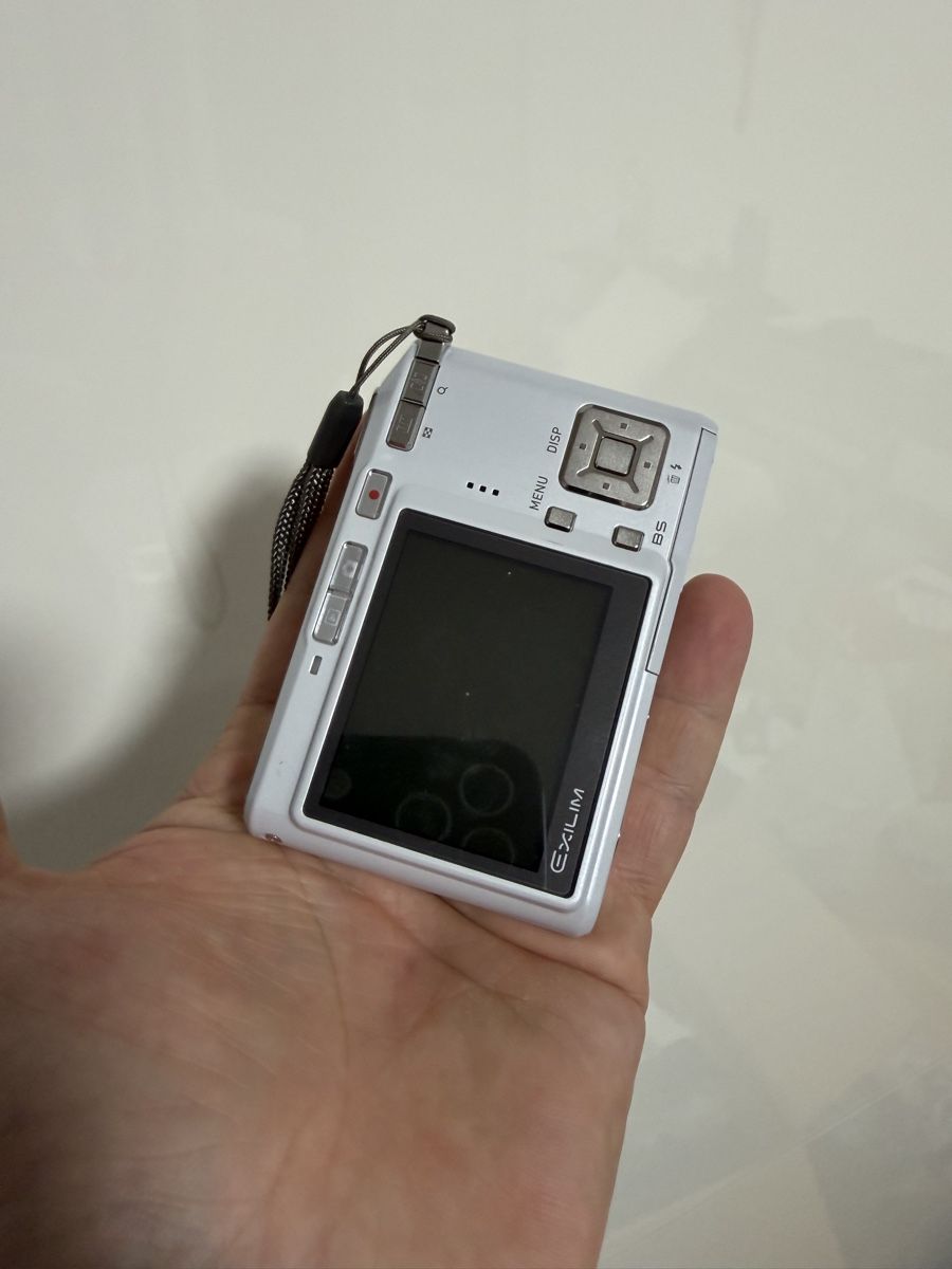 Casio Appareil photo: Casio Exilim EX-S500 Digitalkamera weiss mit Tasche – D'occasion à Niederbipp par yar_tf6f 2