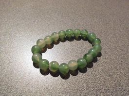 Armband grün/weisse Perlen