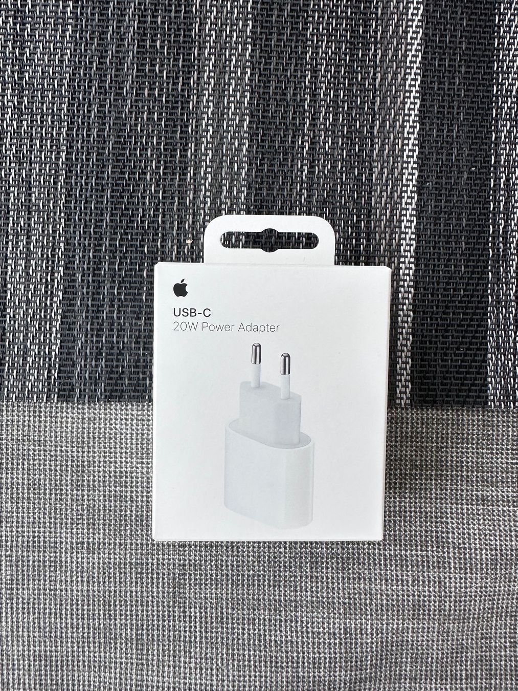 Caricabatterie: Apple USB C 20W Power Adapter – Nuovo e nell'imballaggio originale da Gossau (ZH) venduto da DSCapeta