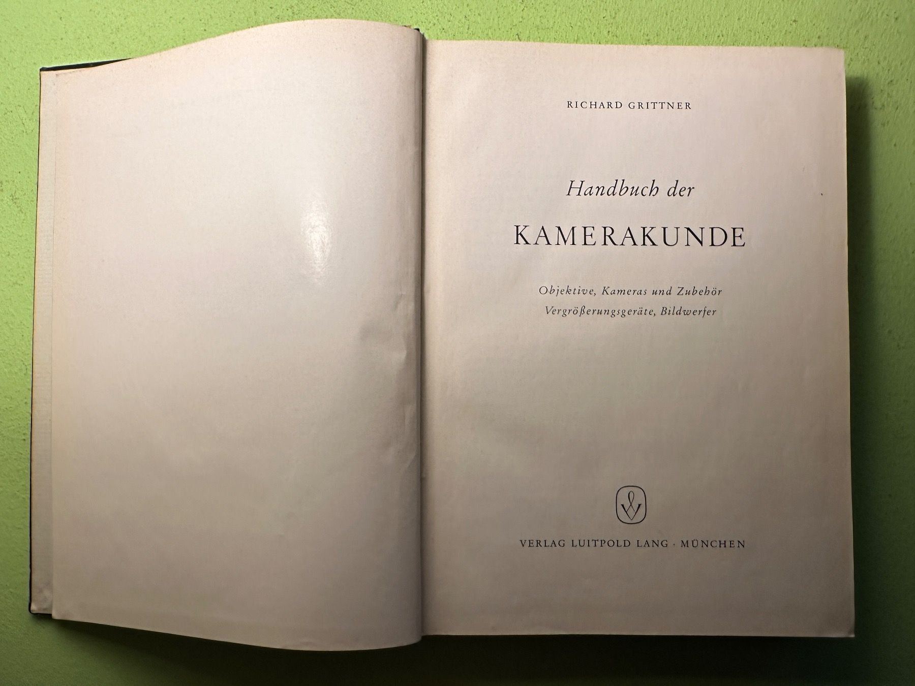 Livres: Richard Grittner: Handbuch der Kamerakunde. – D'occasion à Zürich par allp 1