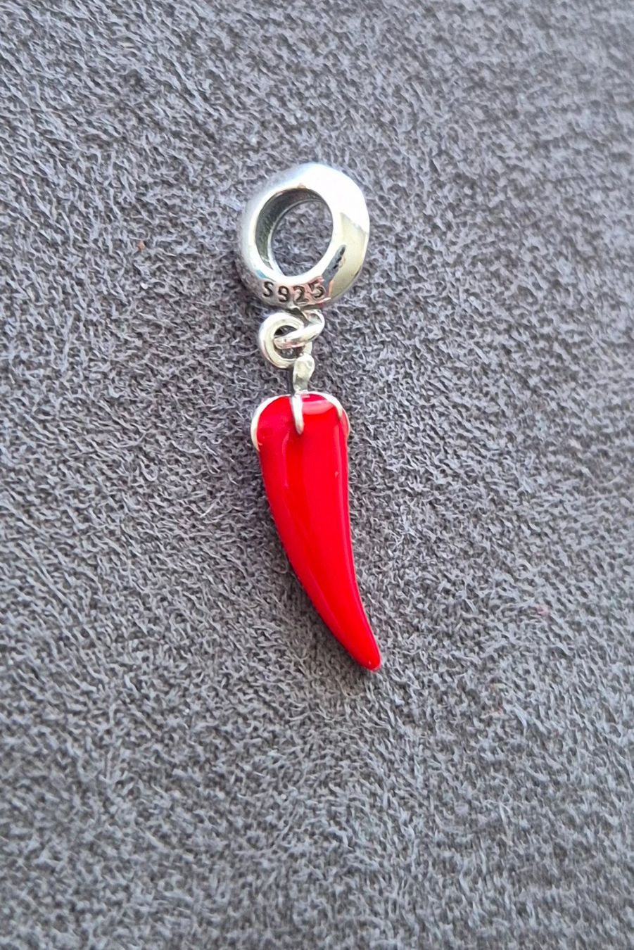 Ciondoli: Silber Charm Peperoncino +Garantie – Nuovo (secondo la descrizione) da Rotkreuz venduto da Carbone_Bijou-Shop