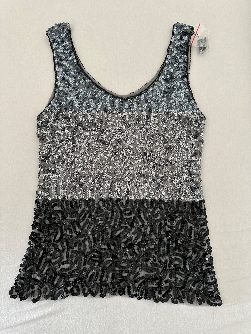 Tops: Élégant sequined top, black silver, T-S – Neu und originalverpackt aus Epalinges von Lily2006
