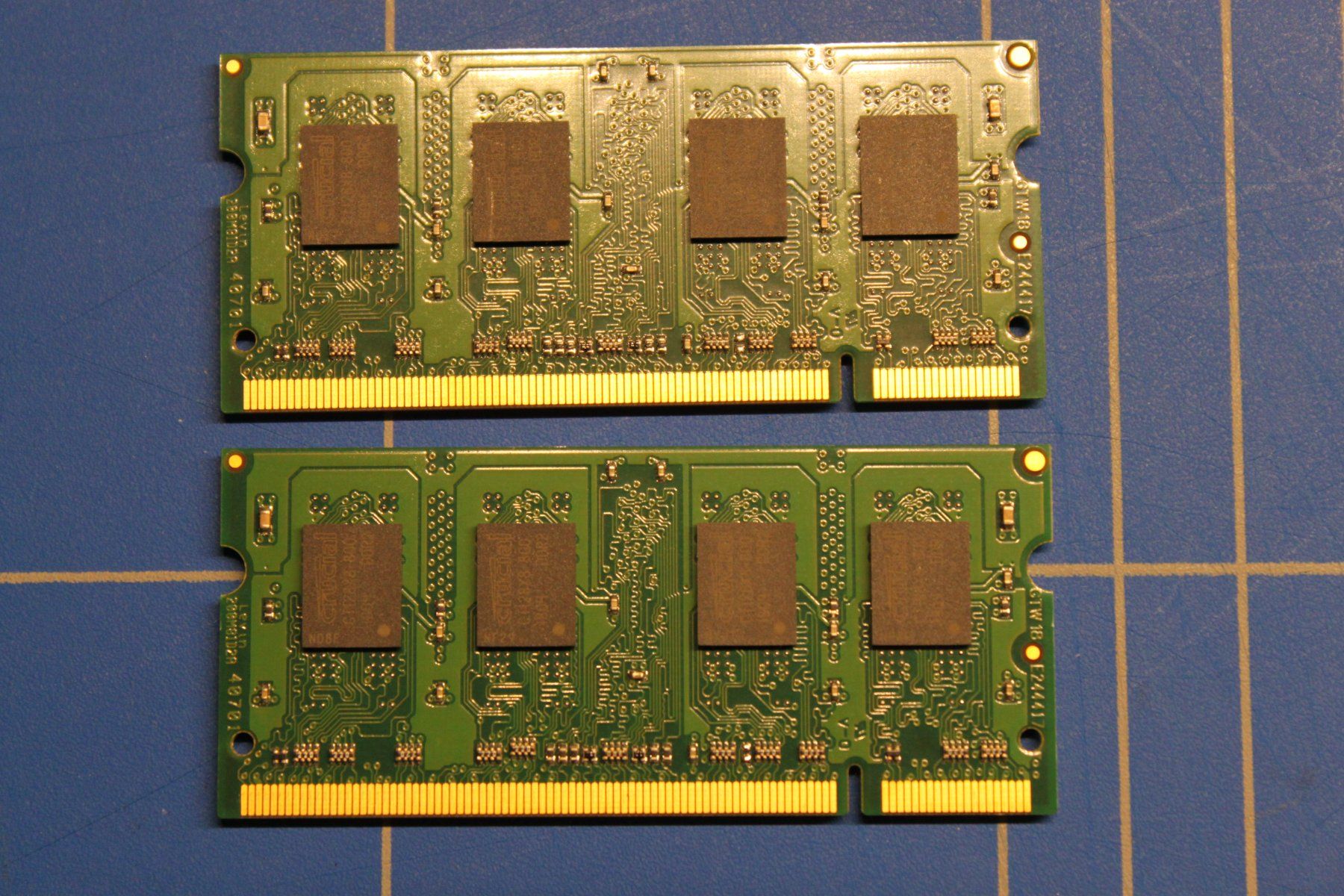 Crucial Memory / RAM: Crucial DDR2 RAM 2x1GB – Gebraucht aus Reinach BL von poupou159 1