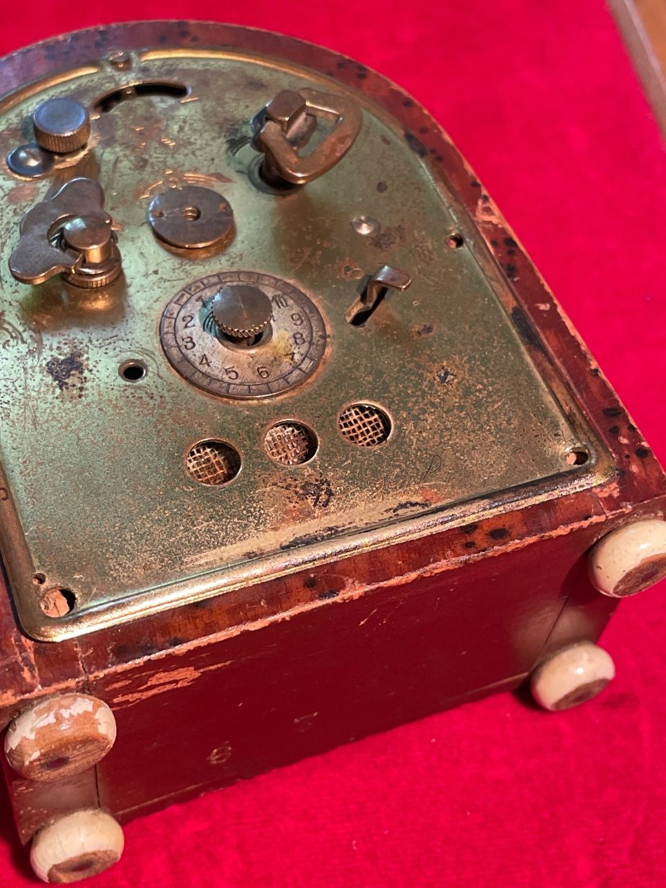 Réveils: Wecker H.A.U. Pfeilkreuz (später Junghans) – D'occasion à Basel par squareone100 2