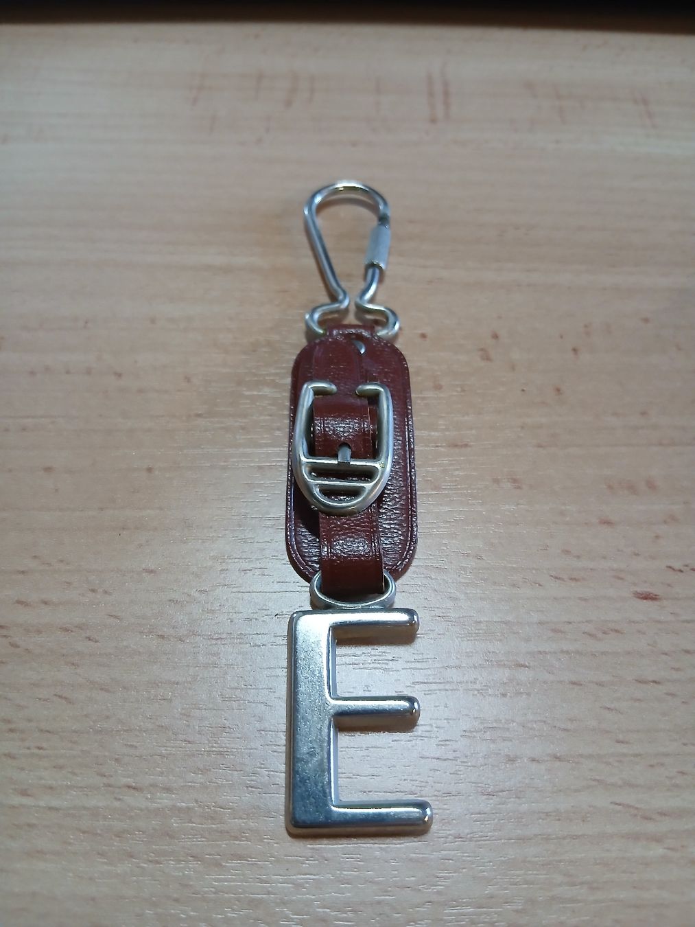 Schlüsselanhänger & - bänder: porte clé  – Neu und originalverpackt aus Vuadens von oiezo