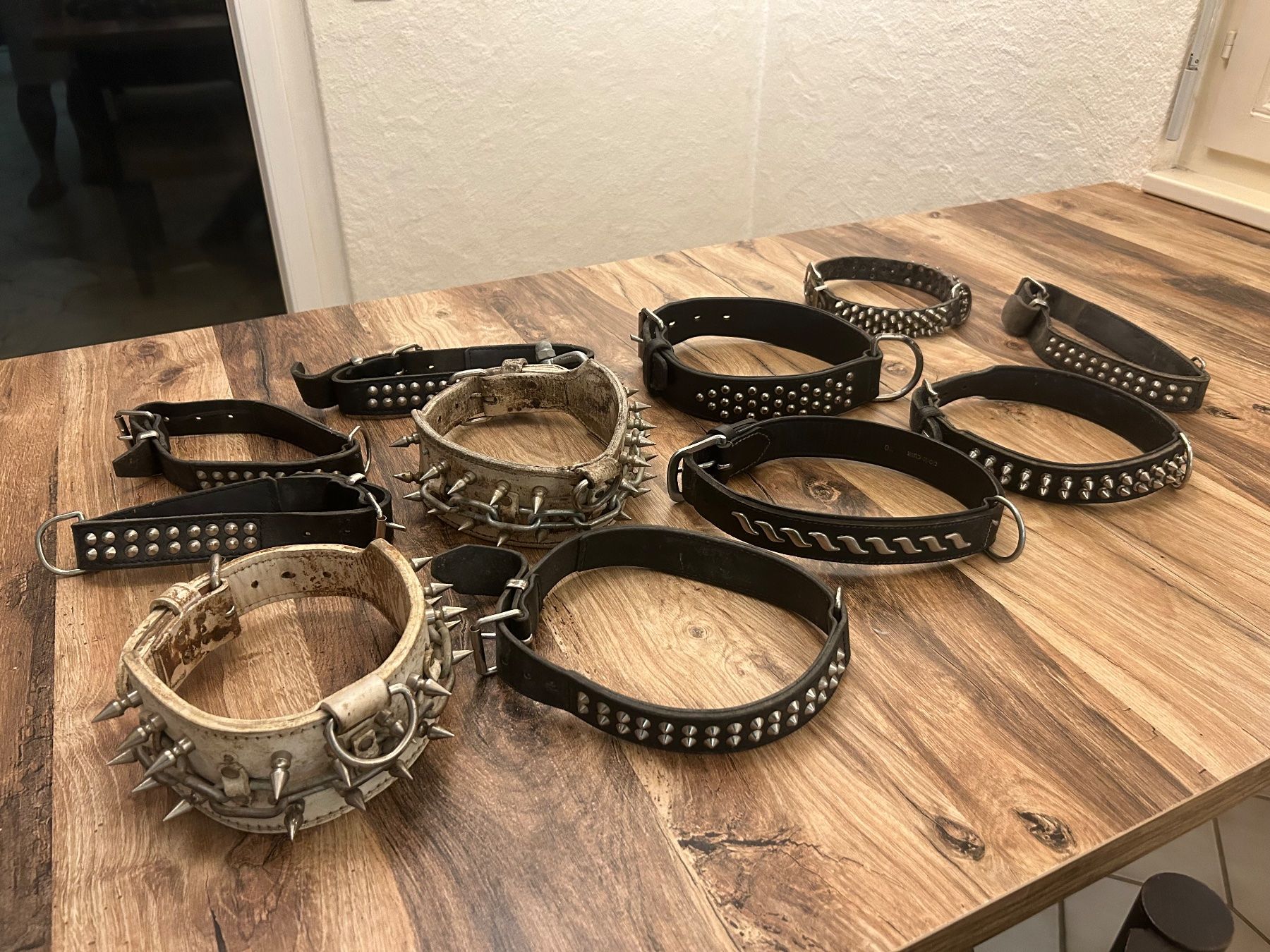 Leine & Halsband: 11 leder hundehalsbänder – Gebraucht aus Reichenburg von Be-nice 3