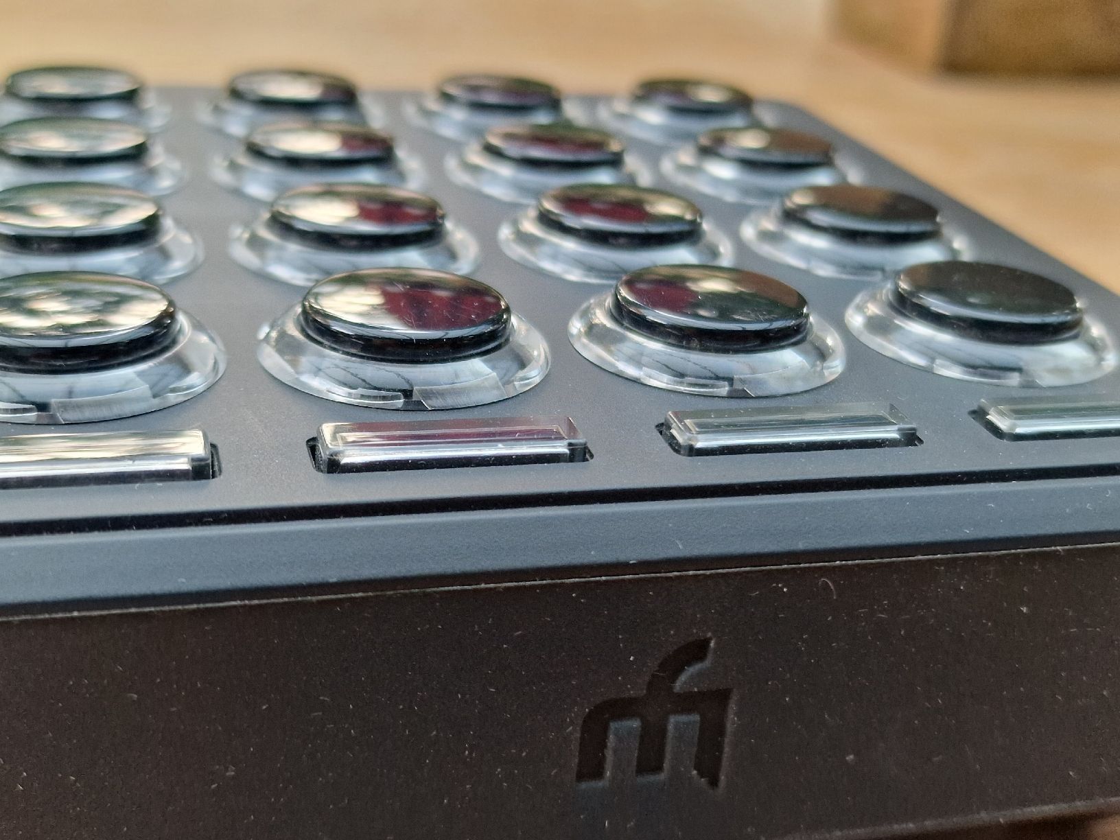 Musikinstrumente: Midi Fighter 3D Controller schwarz neuwertig – Gebraucht aus Bürglen UR von lui_tnn7 4