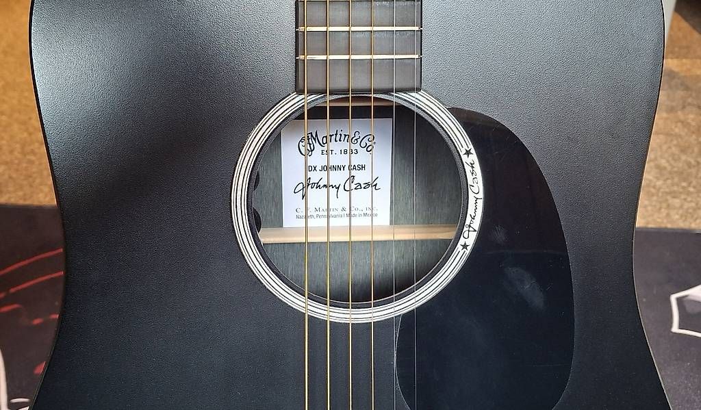 Martin & Co. Strumenti musicali: Martin DX Johnny Cash – Usato da Unteriberg venduto da Durangobeni1992 2