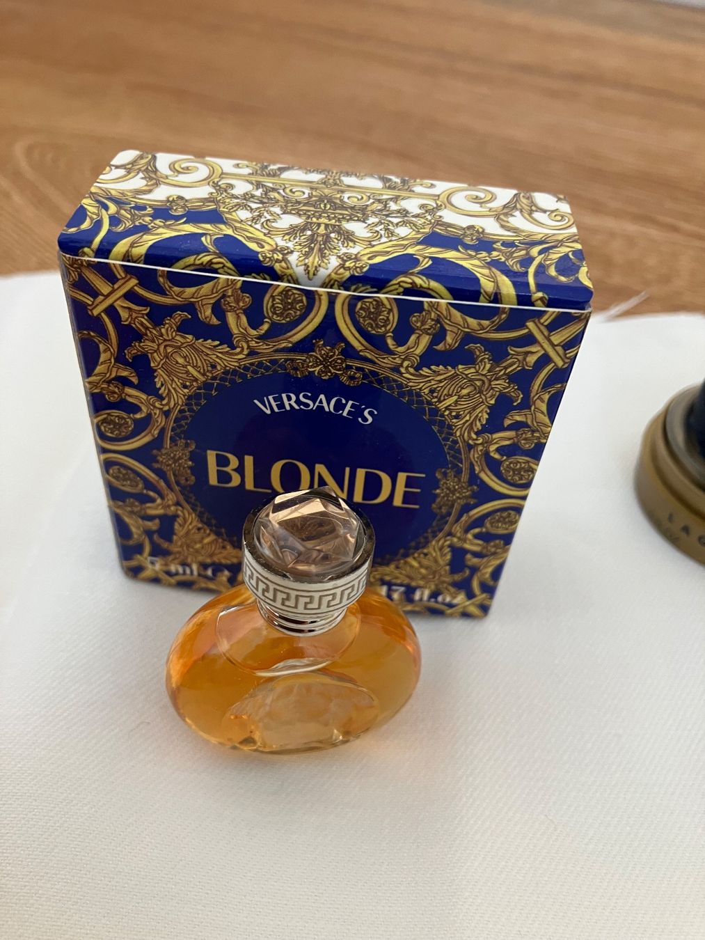 Profumi & Eau de Toilette: Miniatur Parfum (5 Stück) – Nuovo e nell'imballaggio originale da Willisau venduto da son_lq7g 2