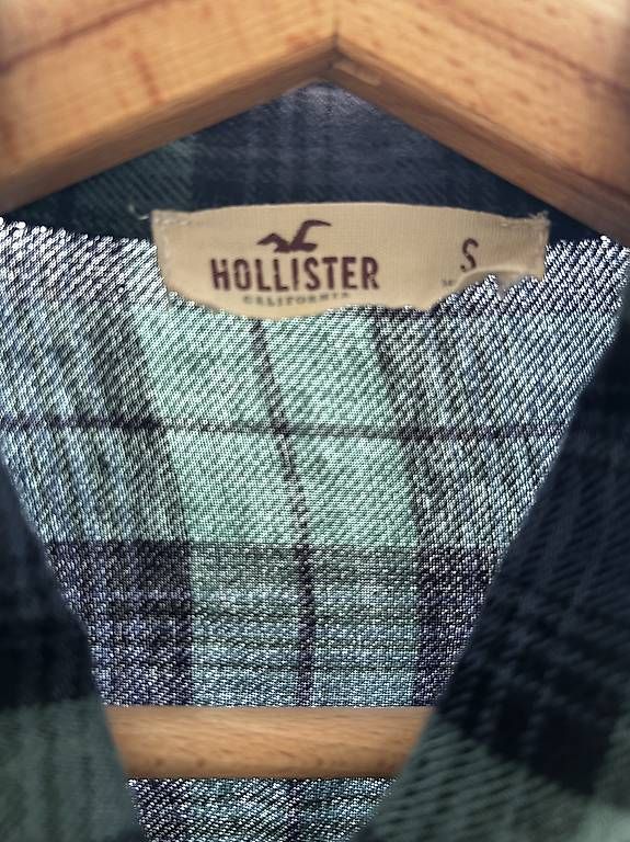 Blusen: Bluse / Hemd Hollister S – Gebraucht aus Zürich von Nicacola87 1