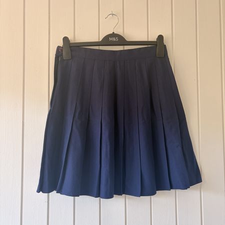 TRUE VINTAGE 90S SCHOOLGIRL NAVY PLEATED SKIRT