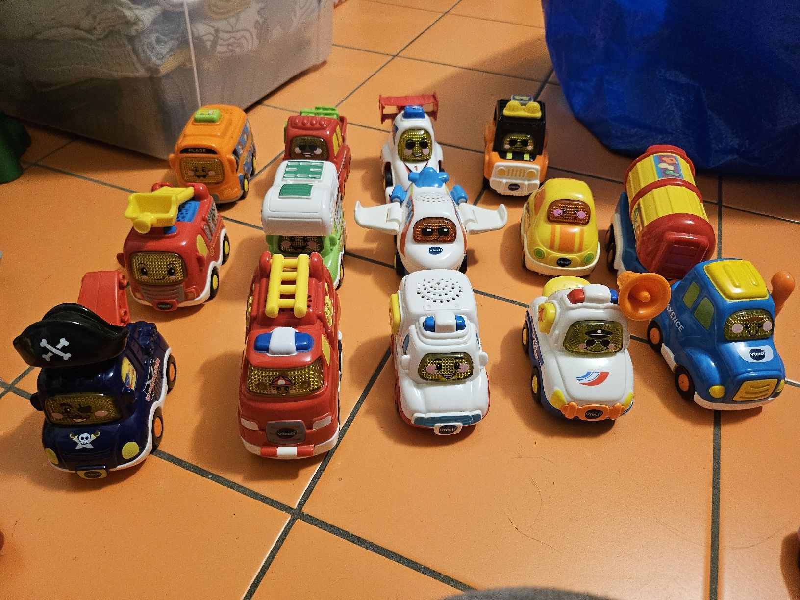 Fahrzeuge für Kinder: vends divers voitures Tut-tut bolides – Gebraucht aus Bulle von mat_vj57 1