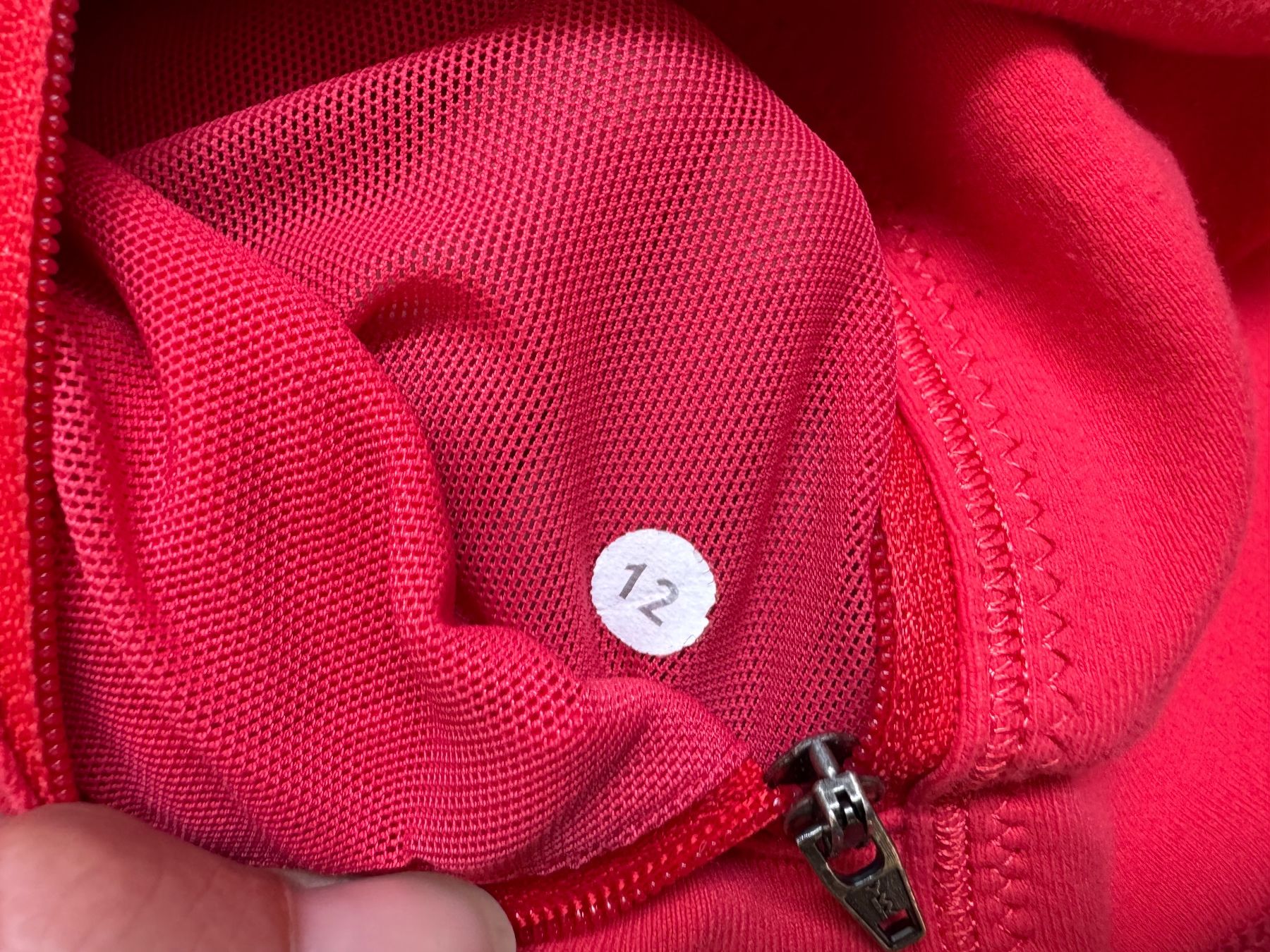 Lululemon Giacche: Lululemon Forme Jacket WOMEN Sz 12 – Usato da Neuchâtel venduto da _Easy_to_Find_ 1