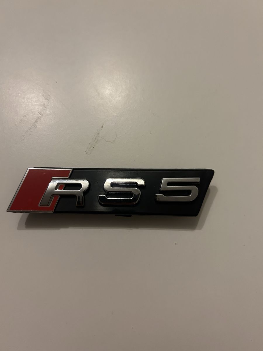 Audi Sonstiges Fahrzeugzubehör: Audi RS5 Emblem Front-logo – Neu (gemäss Beschreibung) aus Neerach von