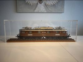 Zum Verkauf steht eine handgefertigte Modelllokomotive