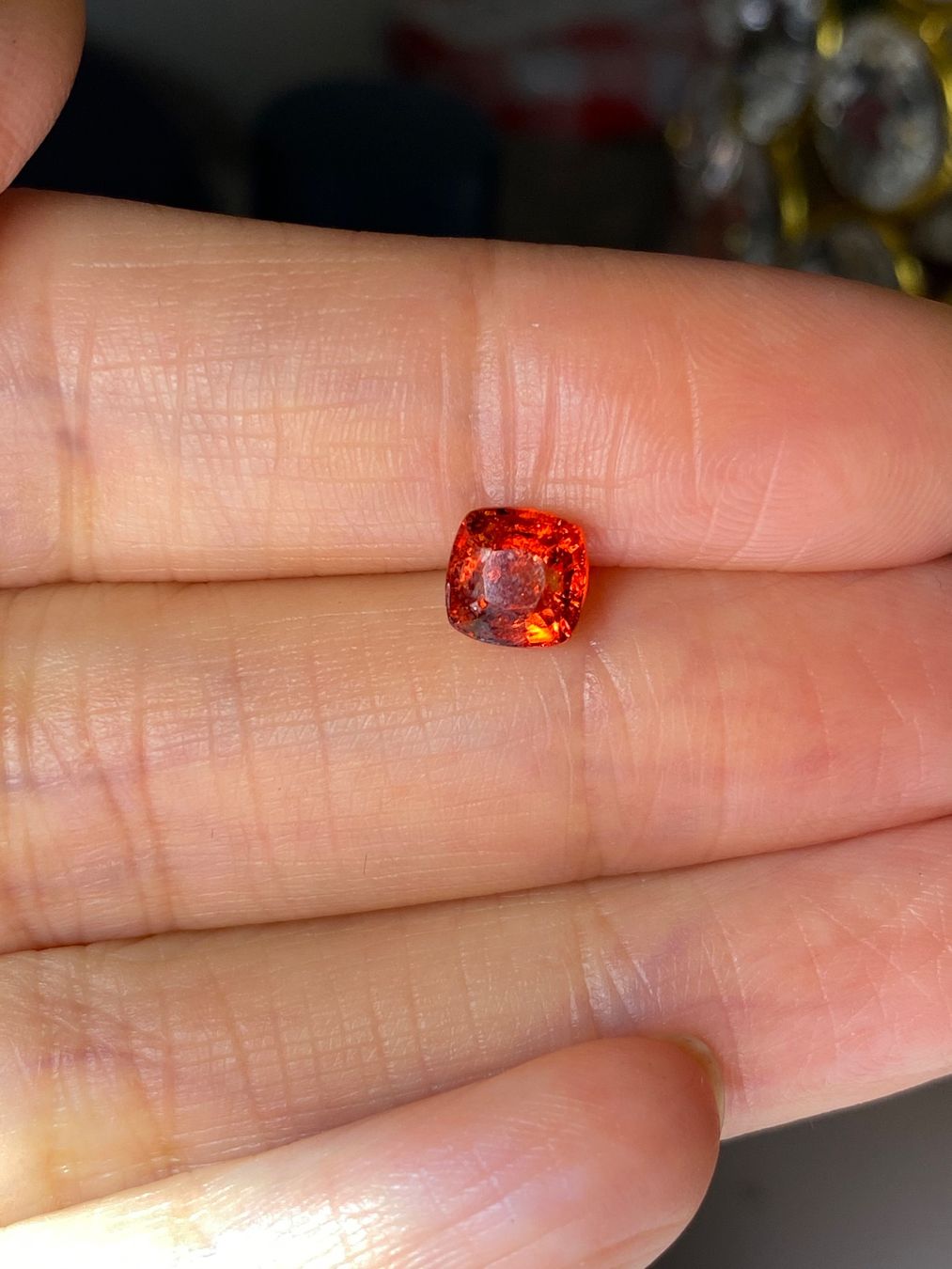 Pietre preziose: 1.2 ct Spinel vivid orange – Nuovo e nell'imballaggio originale da Sarnen venduto da catnini 1