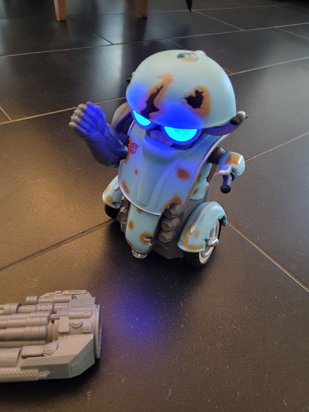 Hasbro Giocattoli: Hasbro Transformer Sqweeks Roboter – Usato da Oftringen venduto da Minka012