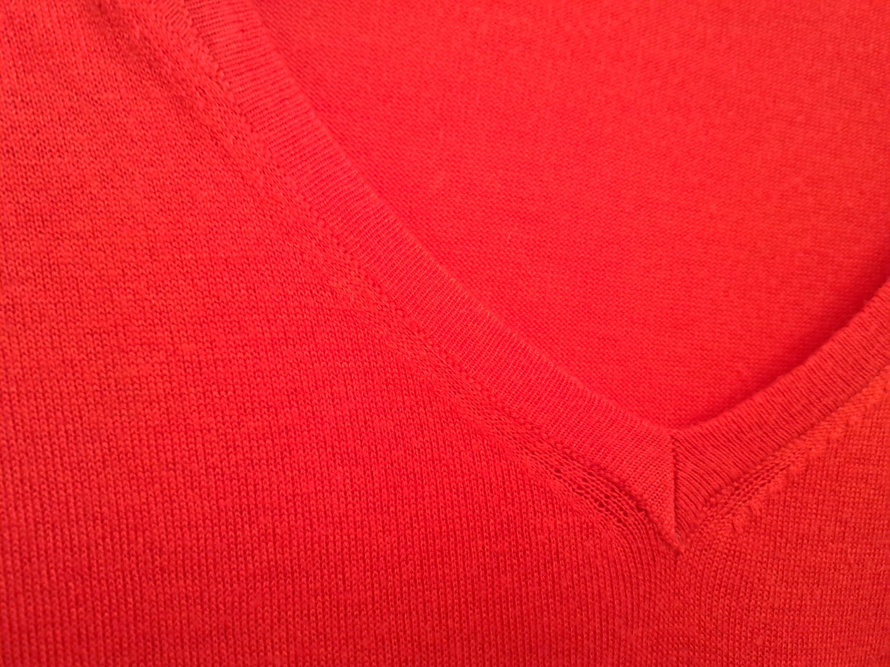 Zara Pulls & Sweat-shirts: ZARA Pullover Grösse M mit Schulterausschnitt – D'occasion à Zürich par dph_r9t2 7