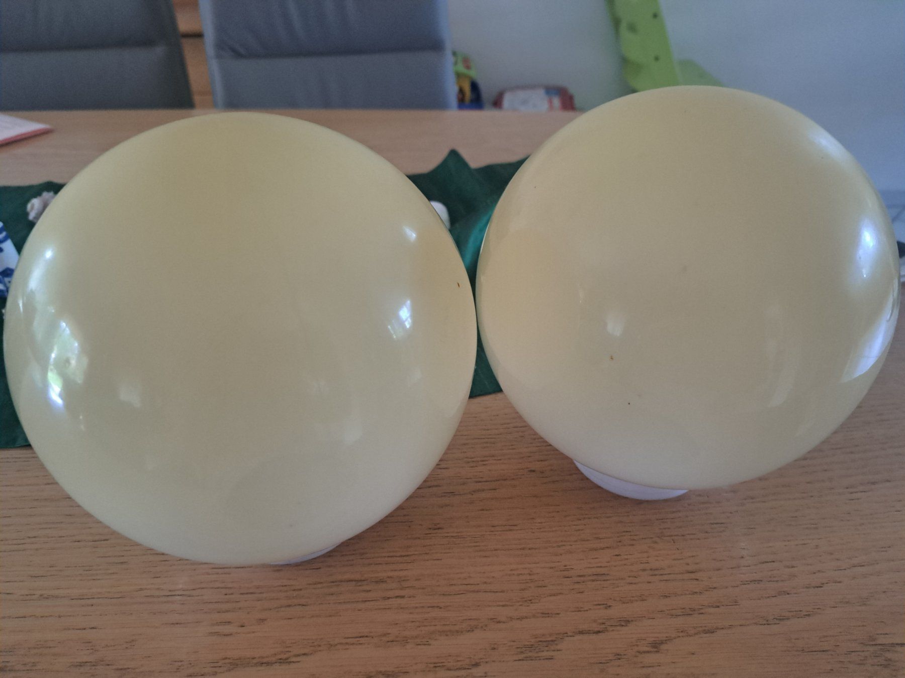 Lampen: 2 Kugelleuchten – Gebraucht aus Niederglatt ZH von Murmann555