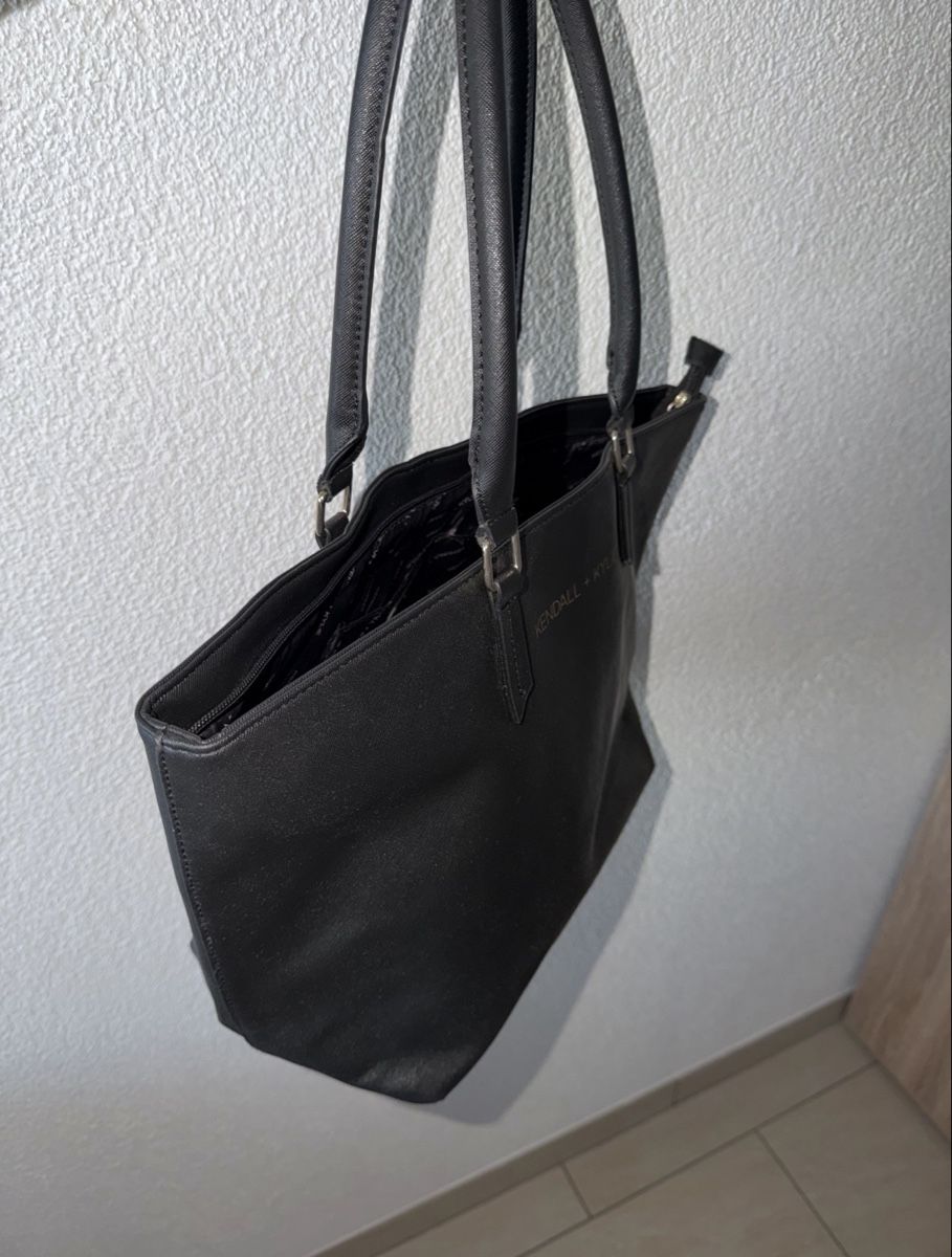 Borse da donna: Kendall & Kylie Tote Bag – Nuovo (secondo la descrizione) da Oftringen venduto da soraia.i 1