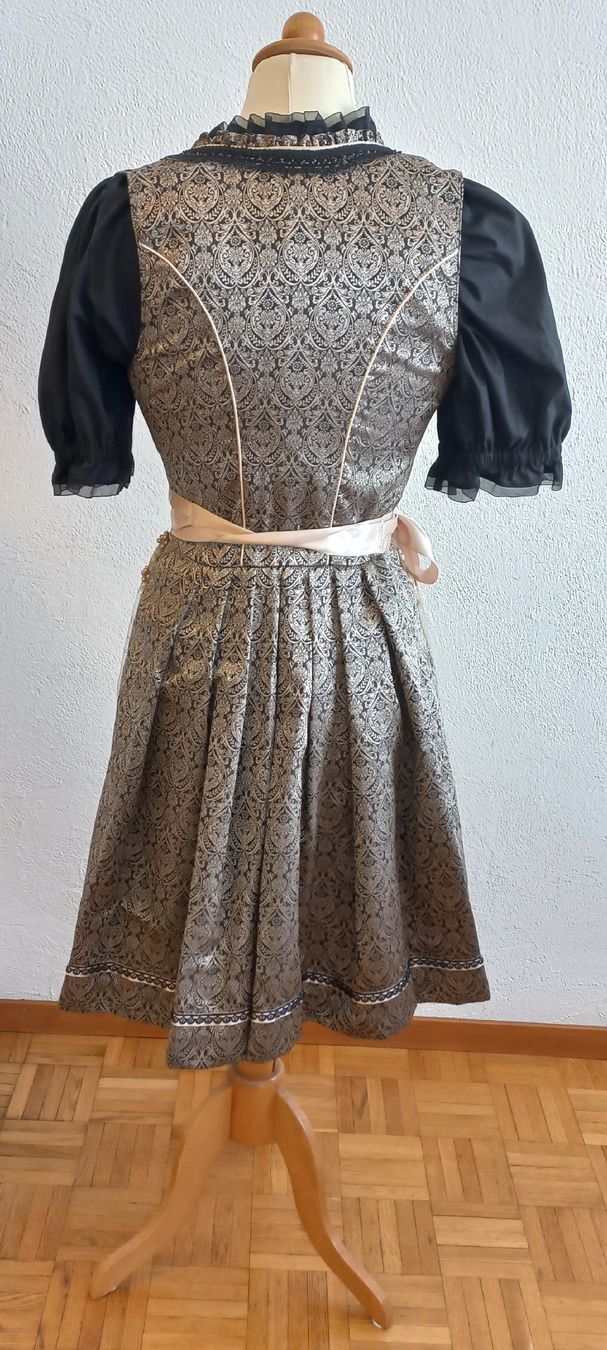 Costumes: Krüger Dirndl mit Bluse – Neuf (Voir description) à Grüningen par selinasearching 4